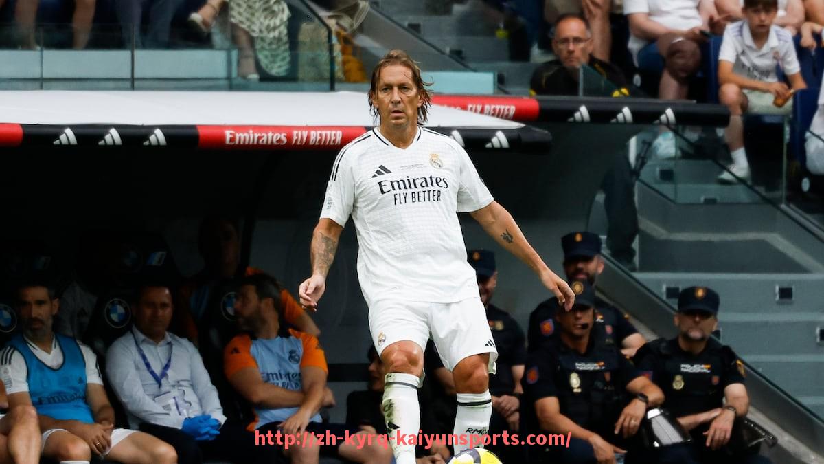 ky开云-德甲球队邮寄地址大全：写信给俱乐部的方式